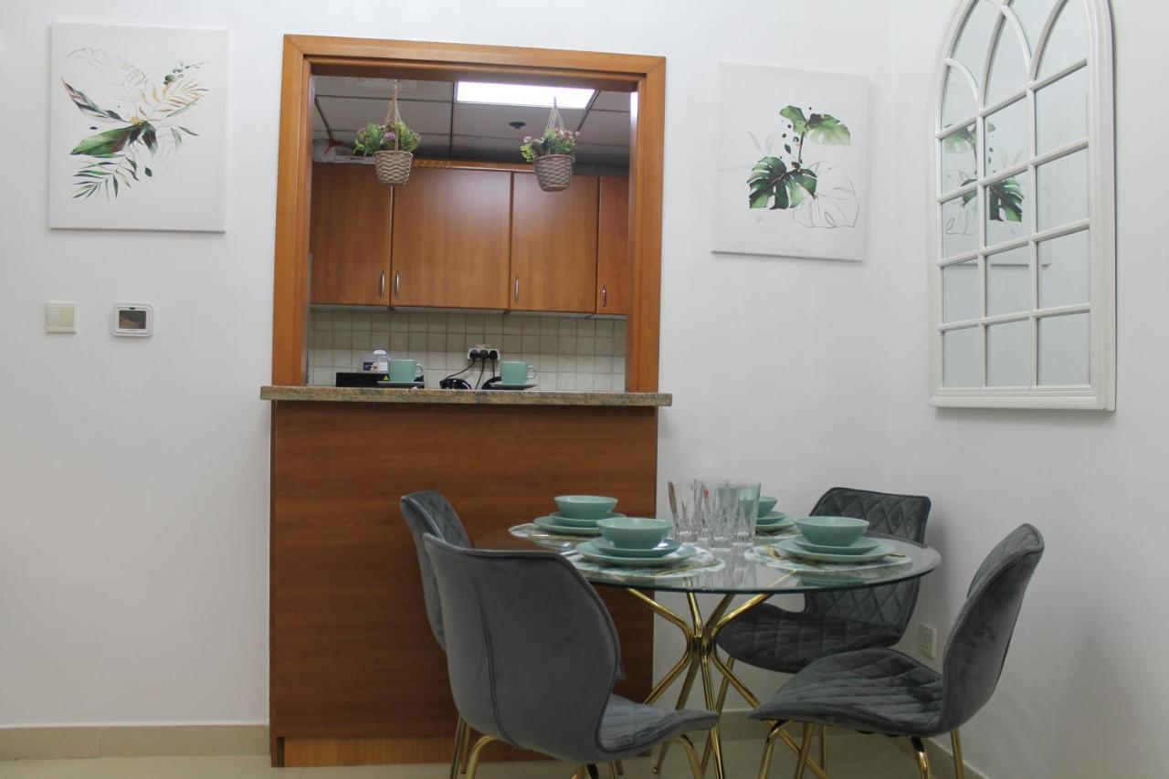 Newly Furnished One Bedroom Apartment Next To Metro & Beach In Marina Residence Dubai Exterior foto