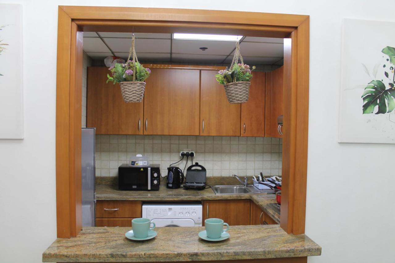 Newly Furnished One Bedroom Apartment Next To Metro & Beach In Marina Residence Dubai Exterior foto