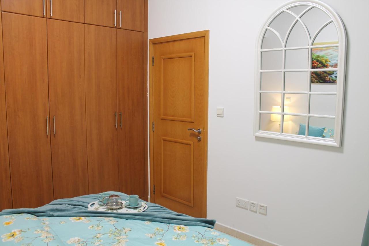 Newly Furnished One Bedroom Apartment Next To Metro & Beach In Marina Residence Dubai Exterior foto