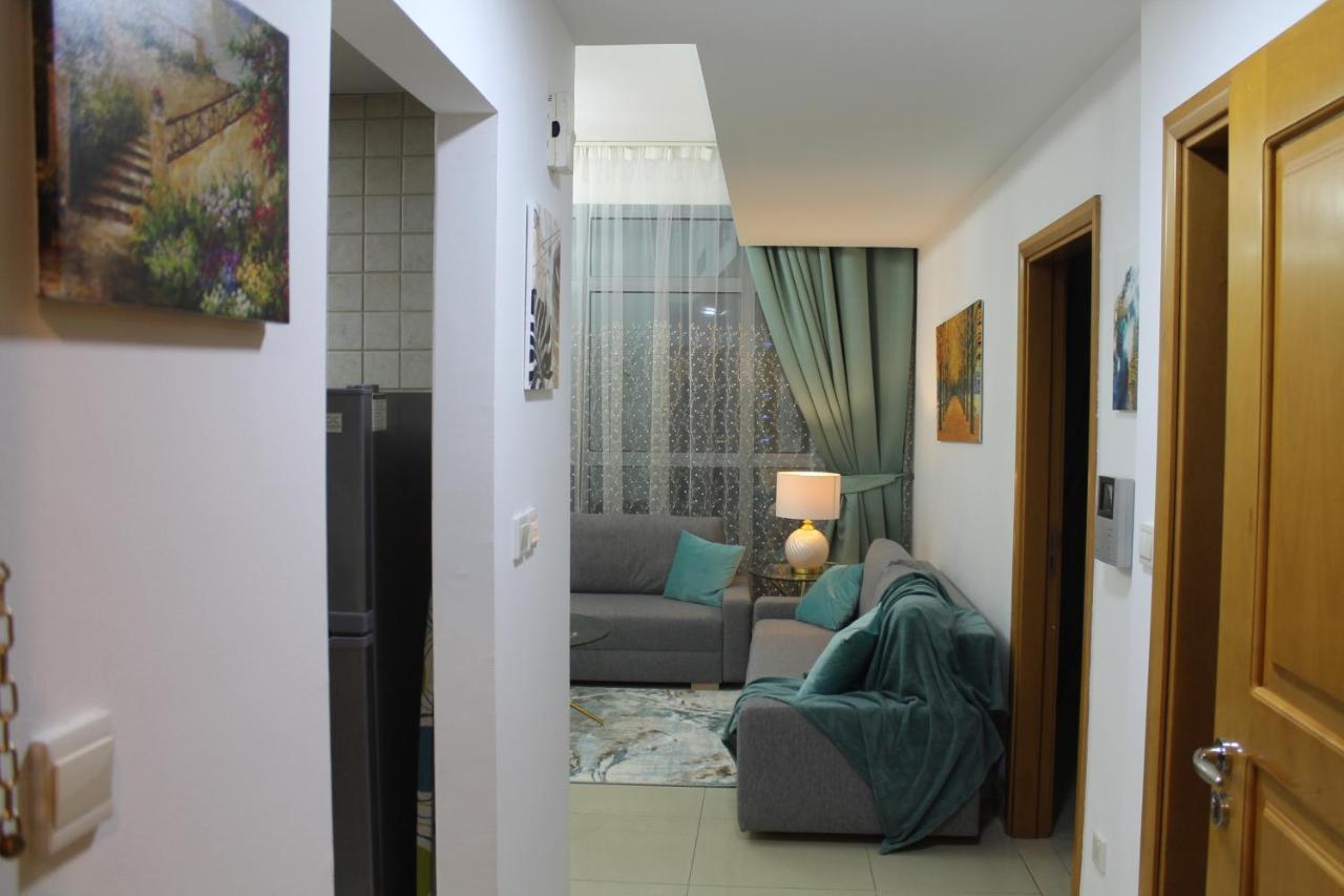 Newly Furnished One Bedroom Apartment Next To Metro & Beach In Marina Residence Dubai Exterior foto