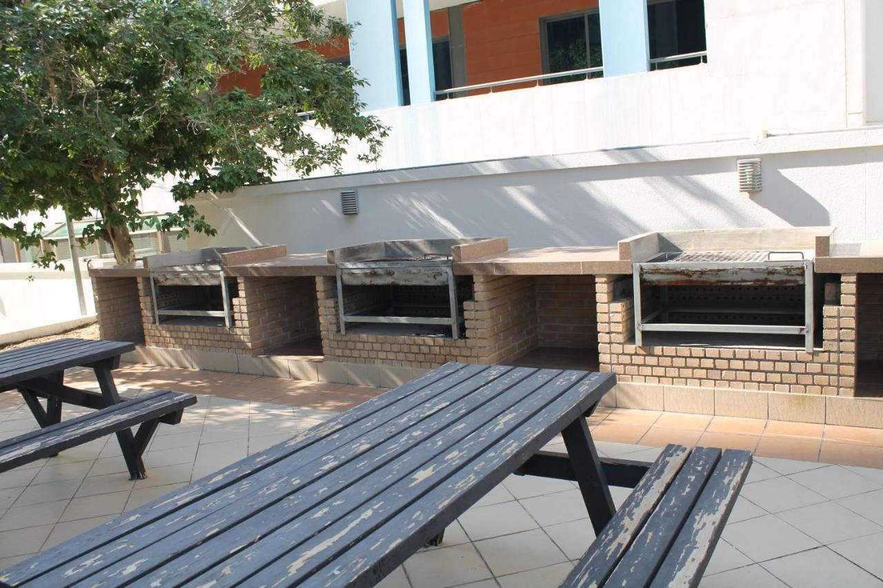 Newly Furnished One Bedroom Apartment Next To Metro & Beach In Marina Residence Dubai Exterior foto
