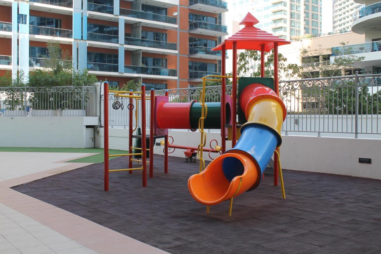 Newly Furnished One Bedroom Apartment Next To Metro & Beach In Marina Residence Dubai Exterior foto