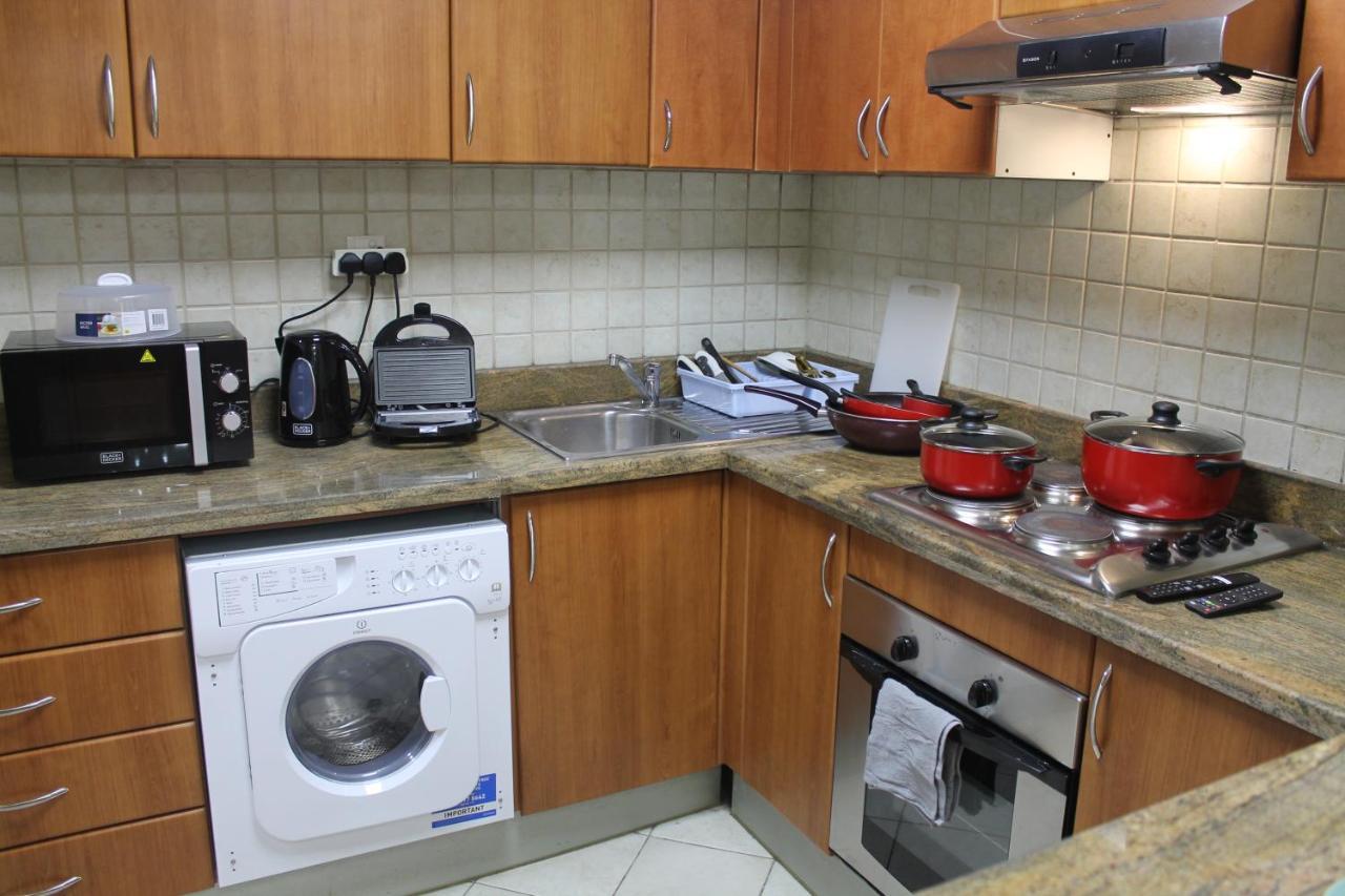 Newly Furnished One Bedroom Apartment Next To Metro & Beach In Marina Residence Dubai Exterior foto